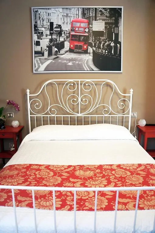 Alexander Rooms Tirano