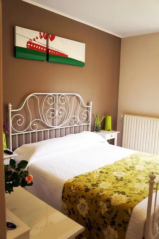 Alexander Rooms Tirano 0*,  Olaszország