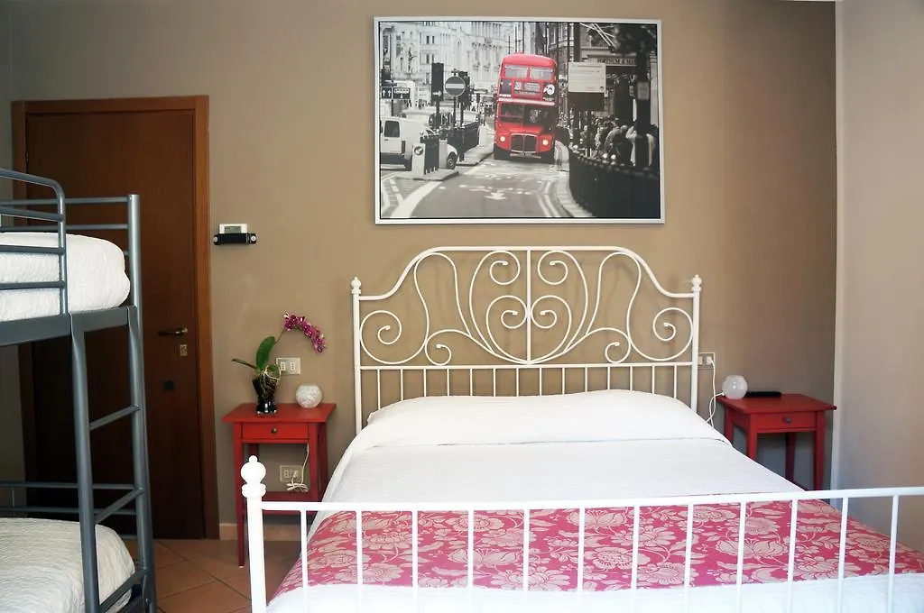 Alexander Rooms Tirano