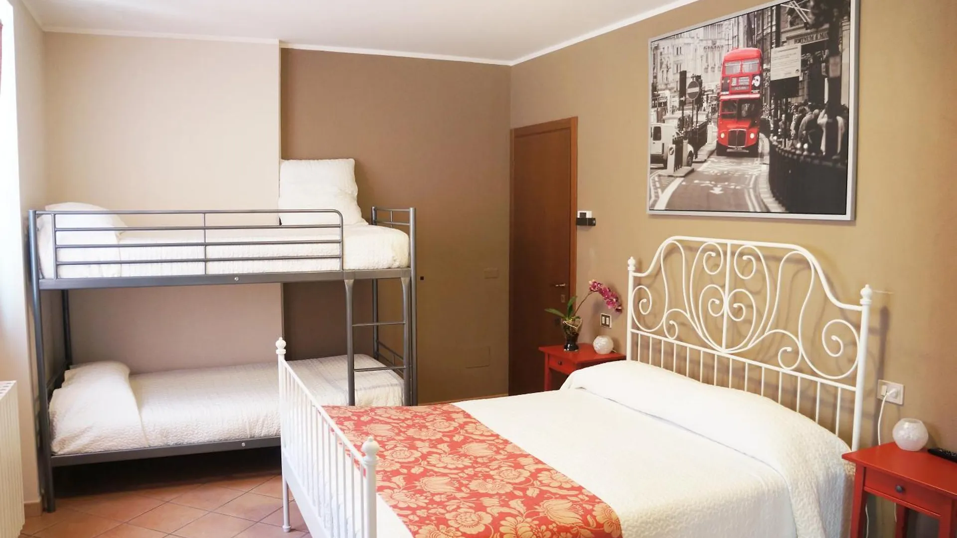 טיראנו Alexander Rooms