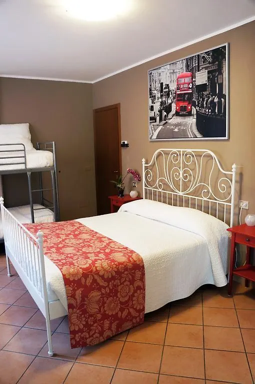 טיראנו Alexander Rooms בית הארחה