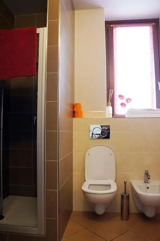 טיראנו Alexander Rooms 0*,  איטליה